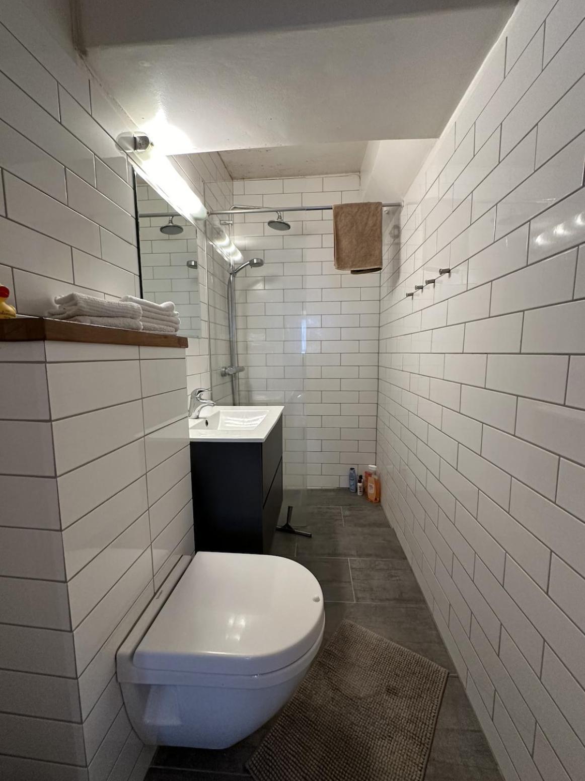 Reykjavik Urban Escape 2-Bedroom Haven With Private Entrance Extérieur photo